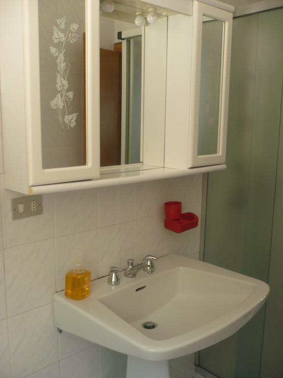 Appartamento Michela Brenzone sul Garda Camera foto